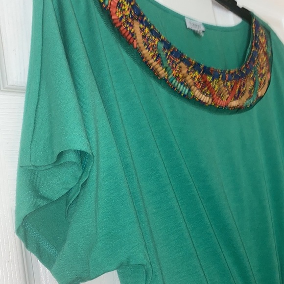 Charming Charlie Teal Green Knit Top Beaded Neckline Hip Rouching Size Medium - Picture 7 of 12